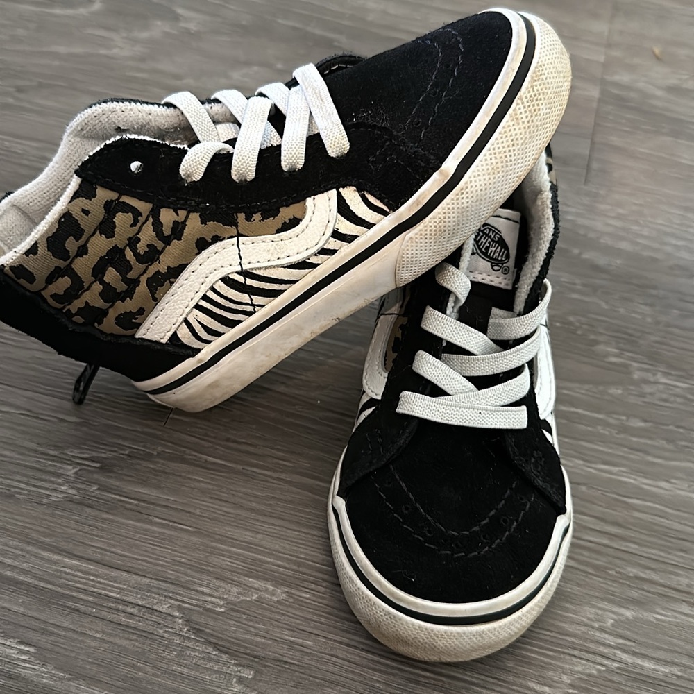 Girl High top vans